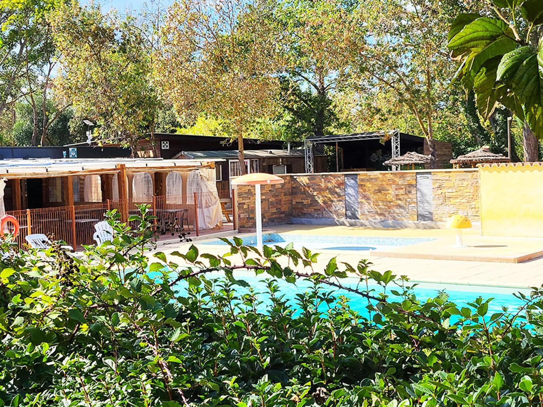 Camping Le Val De Cesse Mirepeisset Extérieur photo